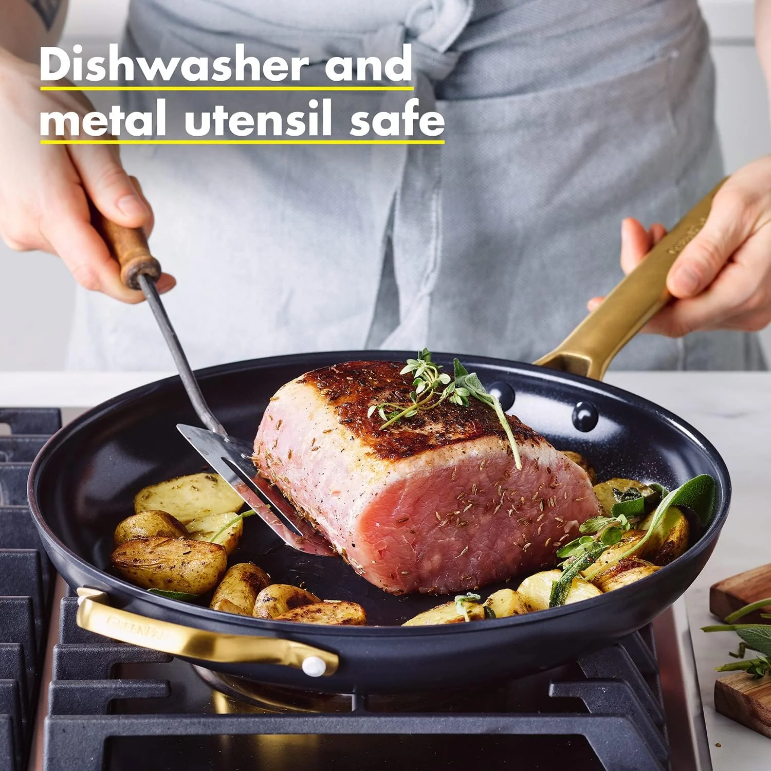 تابه سرخ کن 30 سانتی متری نچسب سرامیکی سخت آنودایز شده گرین پن رزرو با دسته کمکی و درب، دسته طلایی، فاقد PFAS، قابل شستشو در ماشین ظرفشویی، قابل استفاده در فر، مشکی