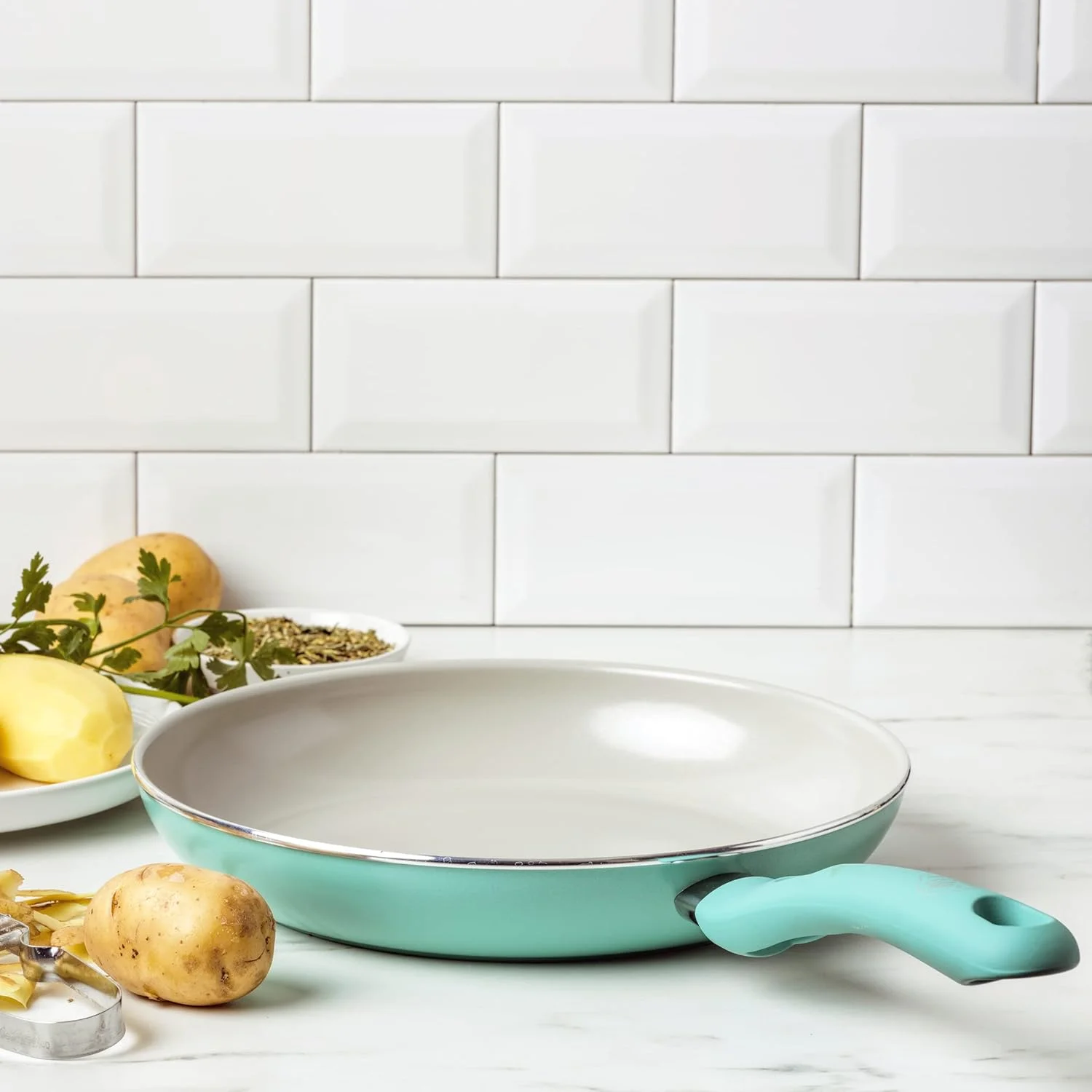 GreenLife Soft Grip Diamond Healthy Ceramic Nonstick, 10" Frying Pan Skillet, PFAS-Free, Dishwasher Safe, Turquoise GreenLife Soft Grip Diamond Healthy Ceramic Nonstick, 10" Frying Pan Skillet, PFAS-Free, Dishwasher Safe, Turquoise