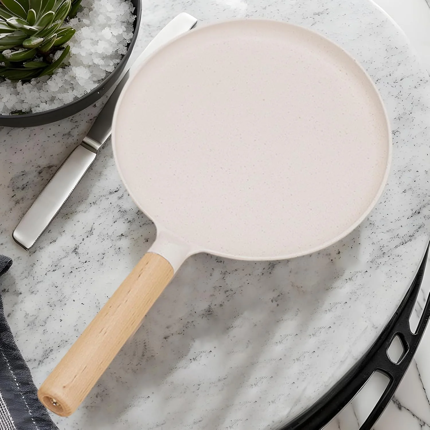 تابه نچسب، تابه و ماهیتابه 24 سانتی متری | رسانای سریع حرارت با دسته ارگونومیک، ظروف پخت و پز برای اجاق گاز، فر، آشپزخانه، پخت و پز حرفه ای رستوران تابه نچسب، تابه و ماهیتابه 24 سانتی متری | رسانای سریع حرارت با دسته ارگونومیک، ظروف پخت و پز برای اجاق گاز، فر، آشپزخانه، پخت و پز حرفه ای رستوران