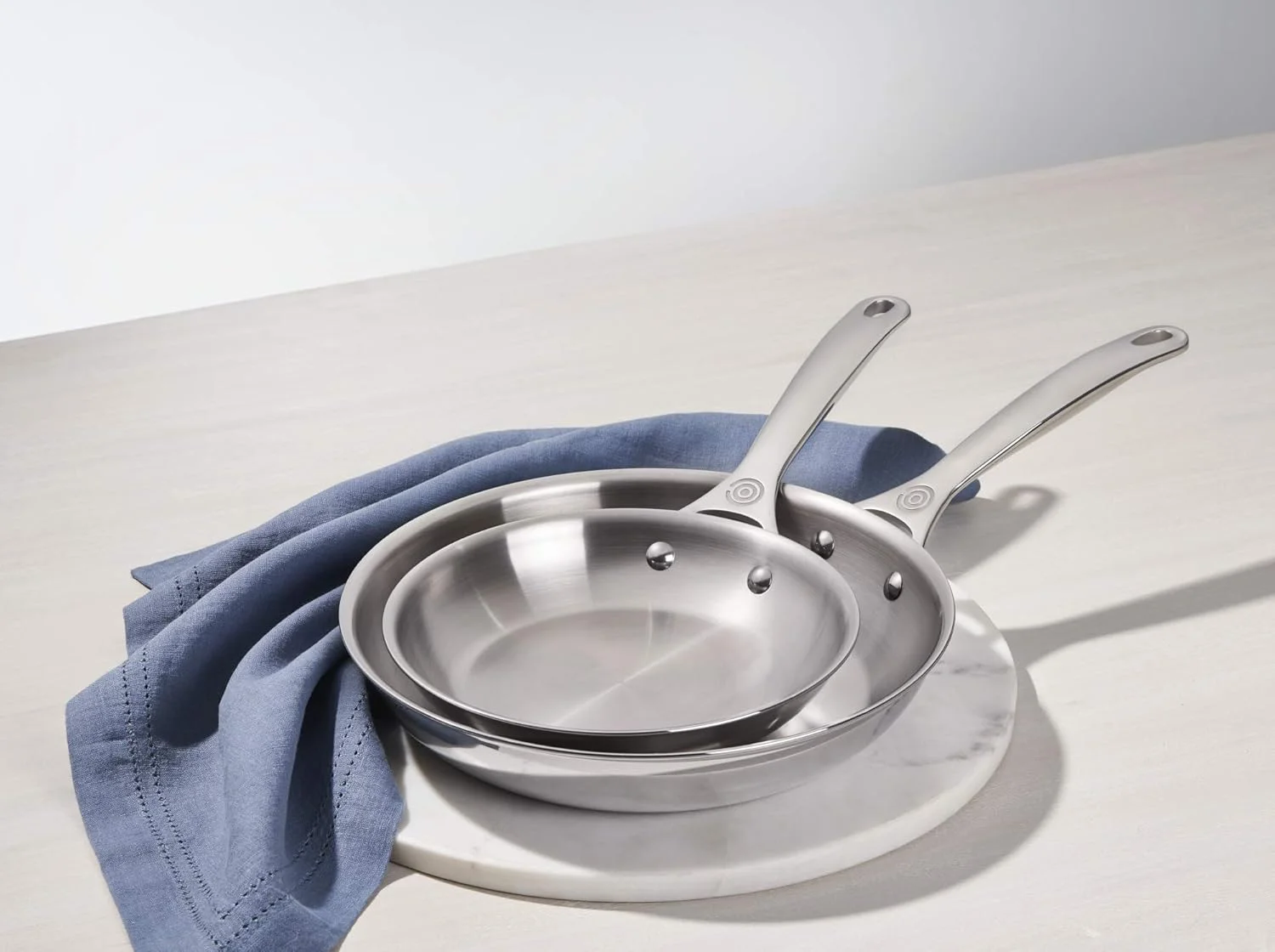 ست دو تایی تابه استیل سه لایه Le Creuset، (تابه 8 اینچی و تابه 10 اینچی) ست دو تایی تابه استیل سه لایه Le Creuset، (تابه 8 اینچی و تابه 10 اینچی)