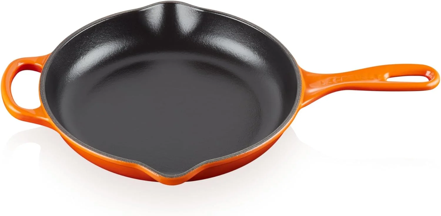 تابه چدنی لعاب دار دسته آهنی Le Creuset مدل Signature، سایز 9 اینچ (1-3/8 کوارت)، رنگ Flame
