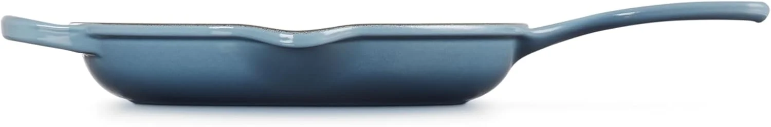 تابه چدنی لعاب دار لو کرست مدل Signature با دسته کمکی و دو لبه برای ریختن، 23 سانتی متر، شامبری، 20182234340422