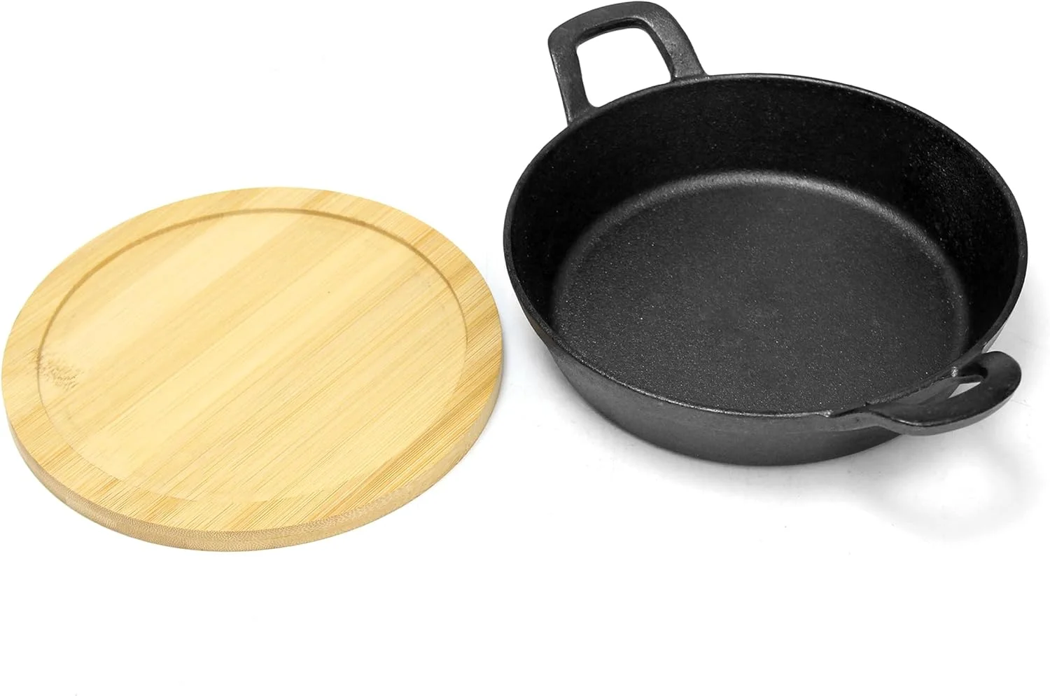 تابه گرد چدنی کوچک BLACKSTONE با صفحه چوبی، 18 سانتی متر - ایده آل برای تفت دادن، گریل کردن و سرو غذا مدل BC14156