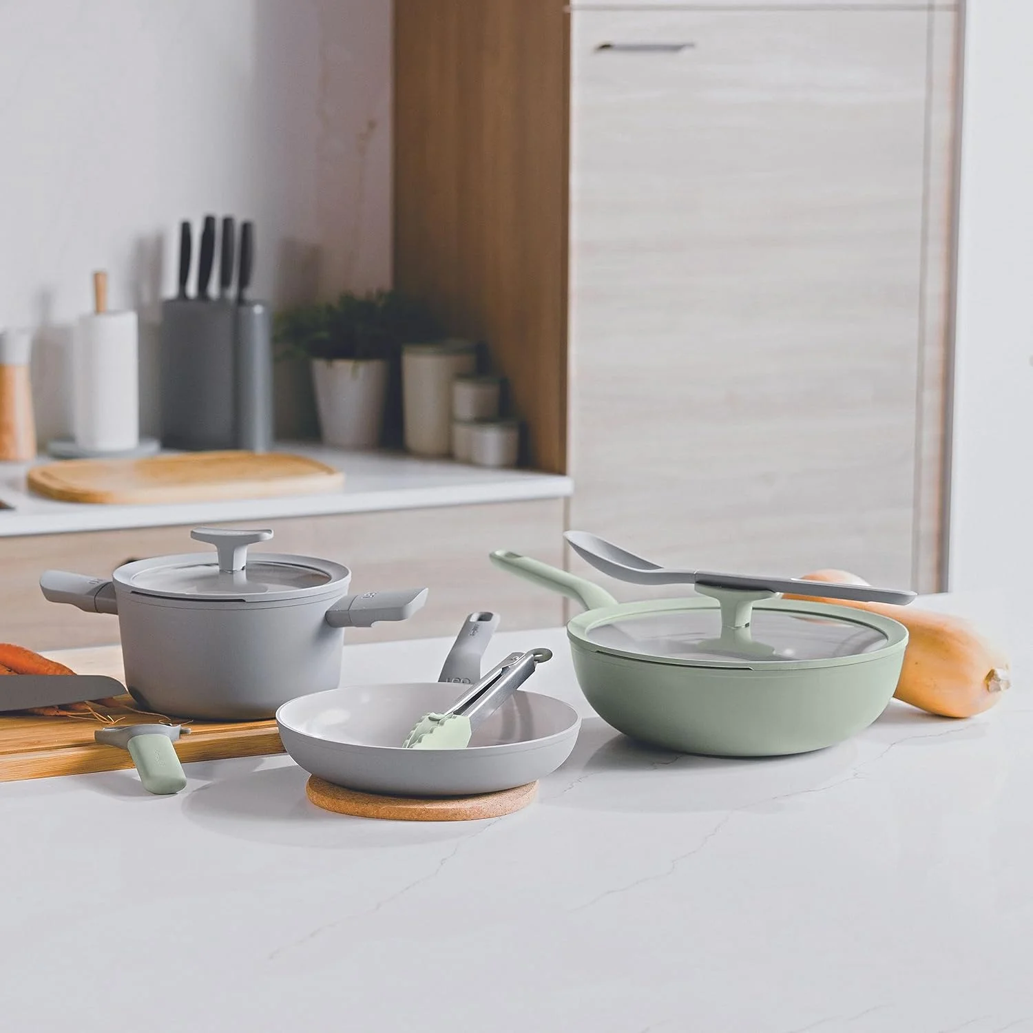 تابه سرامیکی نچسب برگهاف مدل Balance، سایز 9.5 اینچ، آلومینیوم بازیافتی، پوشش غیر سمی، دسته خنک، مناسب برای اجاق های القایی، 100% پایدار، پخت و پز سالم، رنگ Moonmist