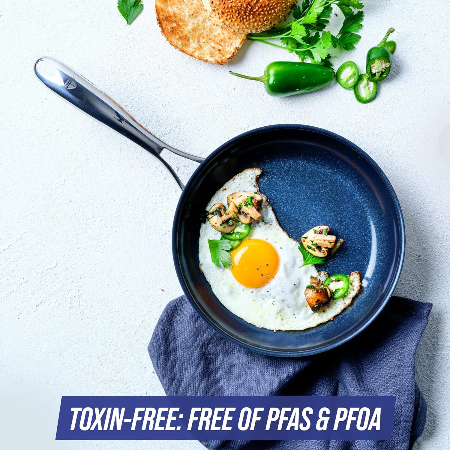 تابه/ماهی تابه نچسب سرامیکی سخت آنودایز شده الماسی آبی، 8 اینچ تابه/ماهی تابه نچسب سرامیکی سخت آنودایز شده الماسی آبی، 8 اینچ