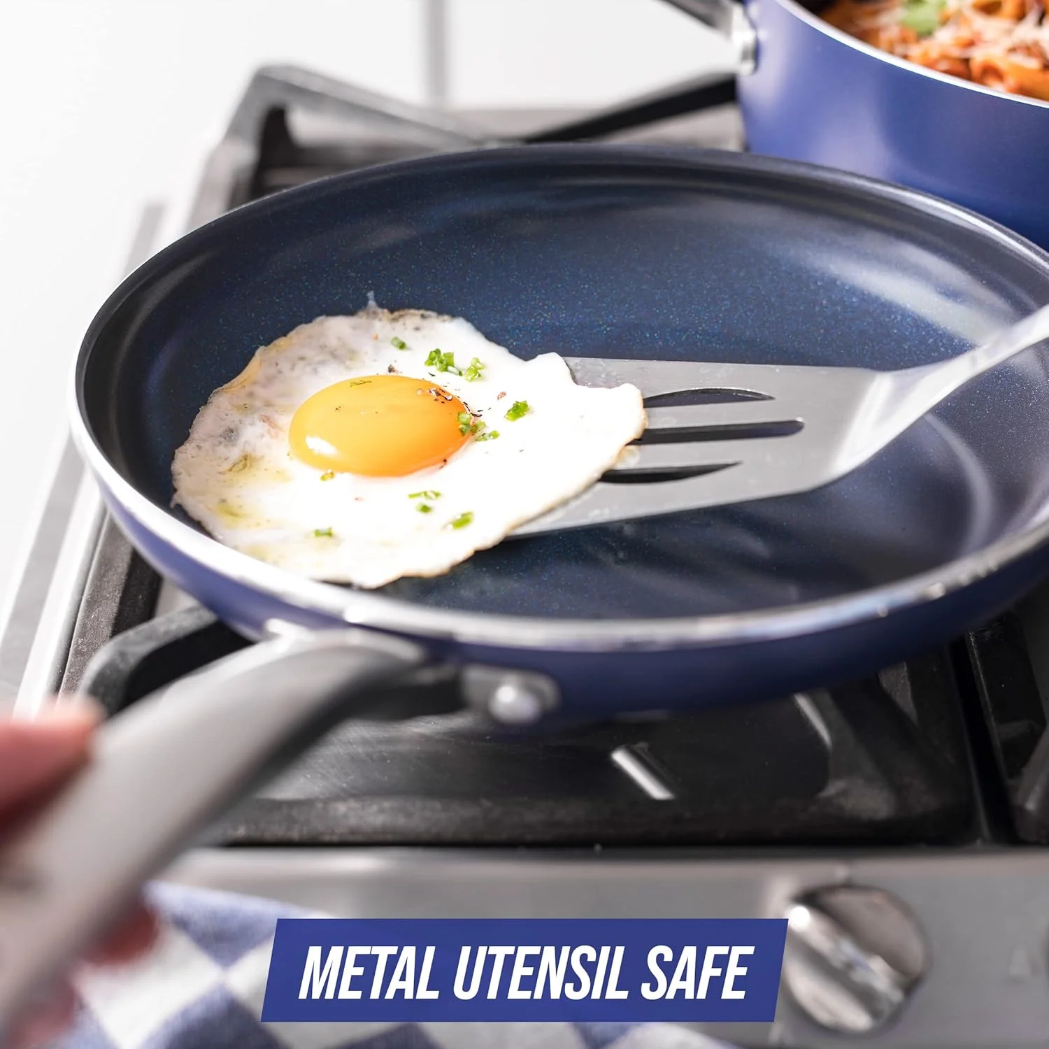 تابه سرامیکی نچسب الماسی آبی Blue Diamond، سایز 20 سانتی متر، بدون PFAS، مناسب برای اجاق های القایی و فر، آبی