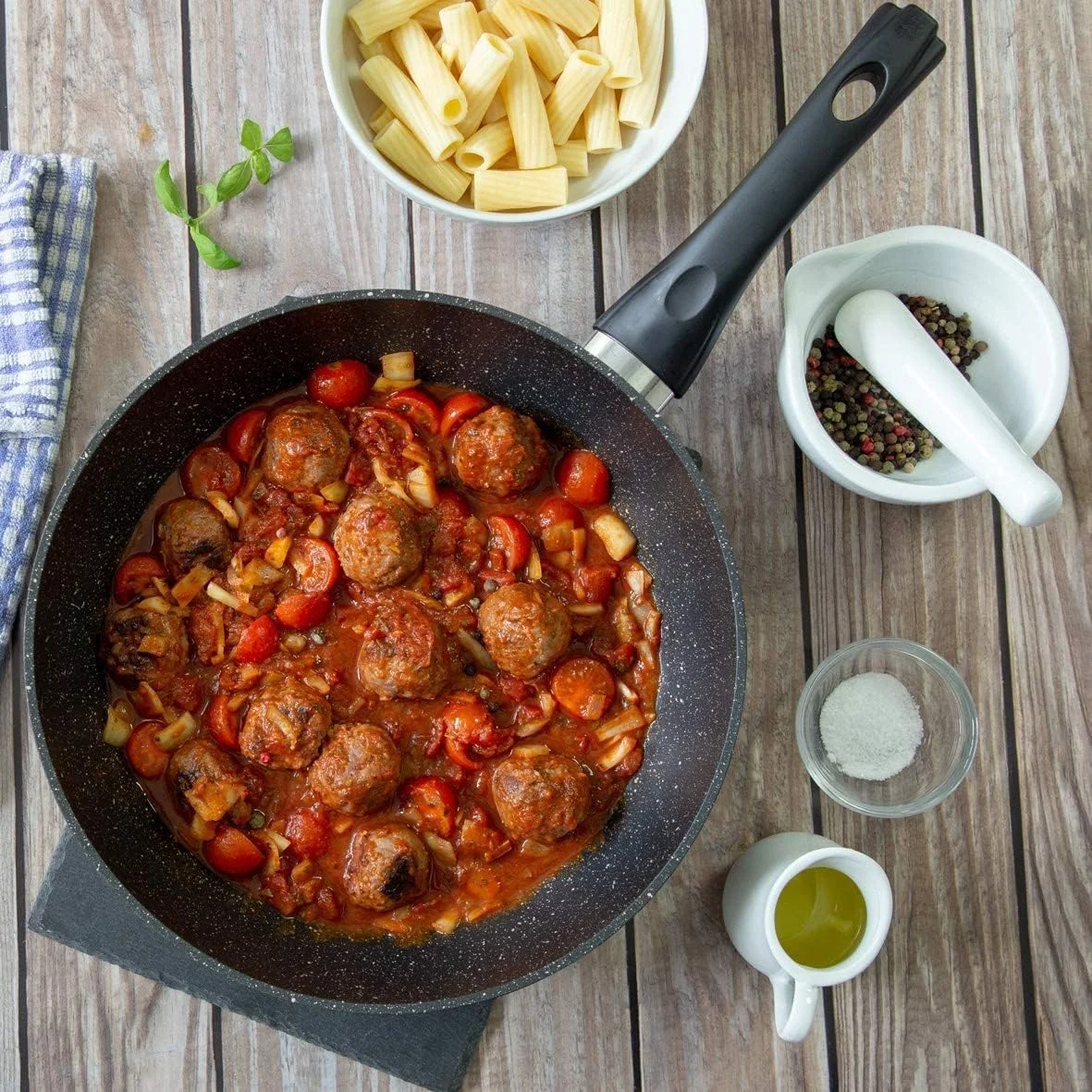 تابه 20 سانتی متری کلاسیک بلک مور 67060 / پوشش نچسب / دسته خنک / مناسب برای اجاق گازهای القایی، برقی و گازی / رنگ مشکی