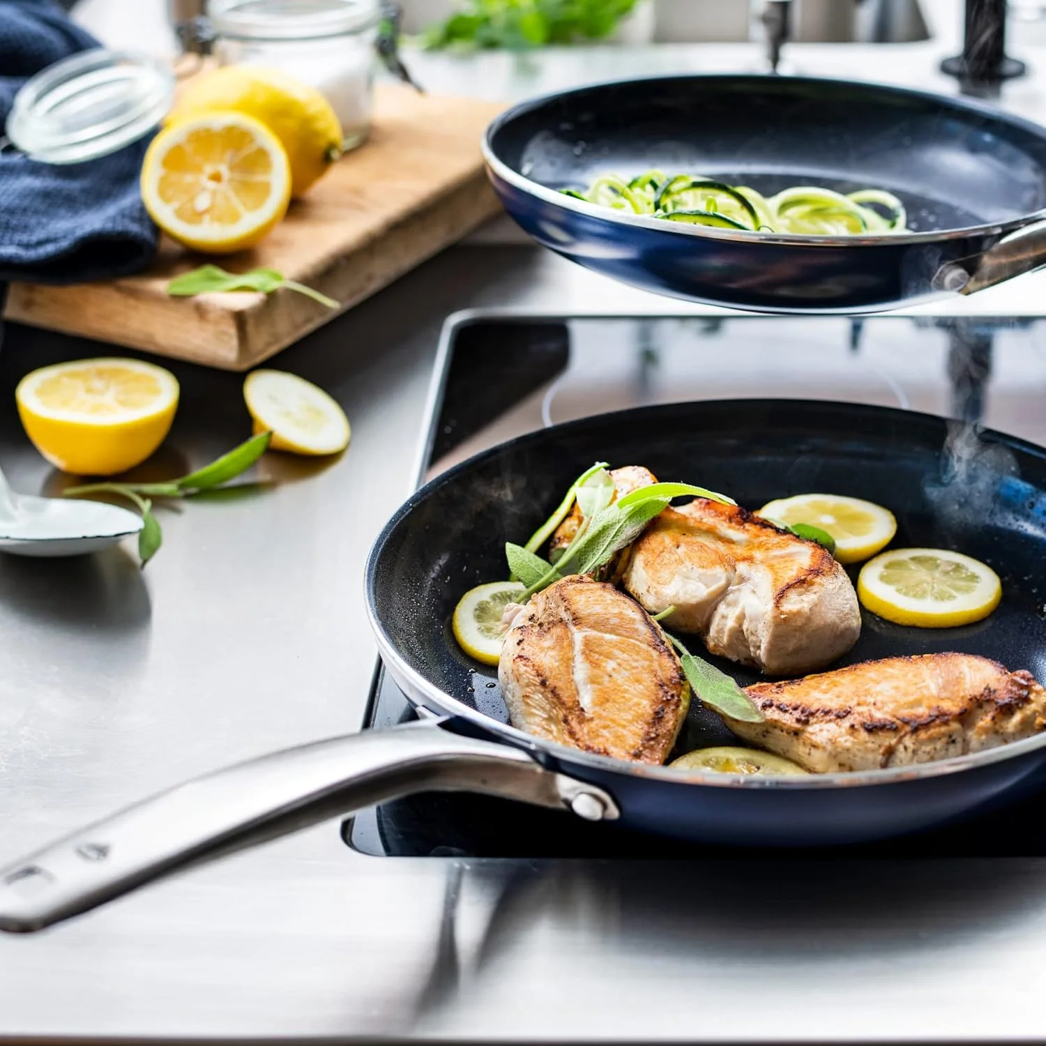 تابه سرامیکی نچسب با روکش الماس Blue Diamond، سایز 30 سانتی متر، مناسب برای اجاق های القایی و قابل استفاده در فر، آبی