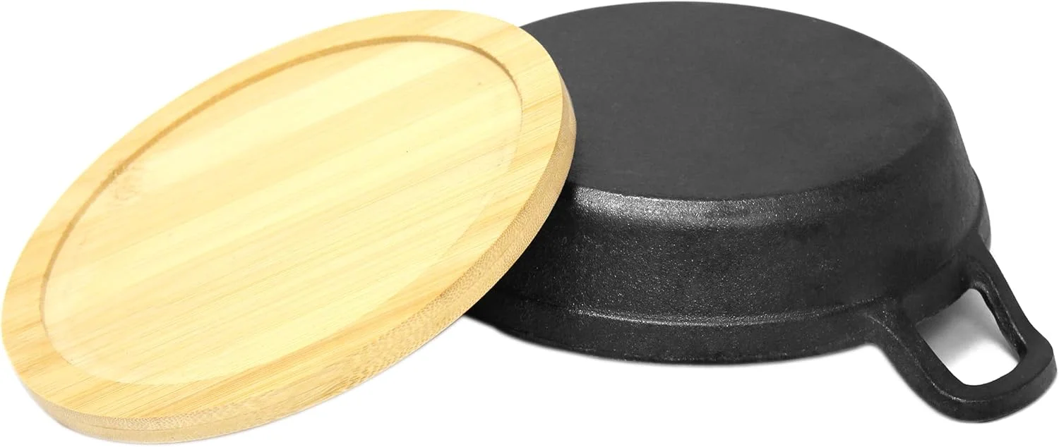 تابه گرد چدنی کوچک BLACKSTONE با صفحه چوبی، 18 سانتی متر - ایده آل برای تفت دادن، گریل کردن و سرو غذا مدل BC14156