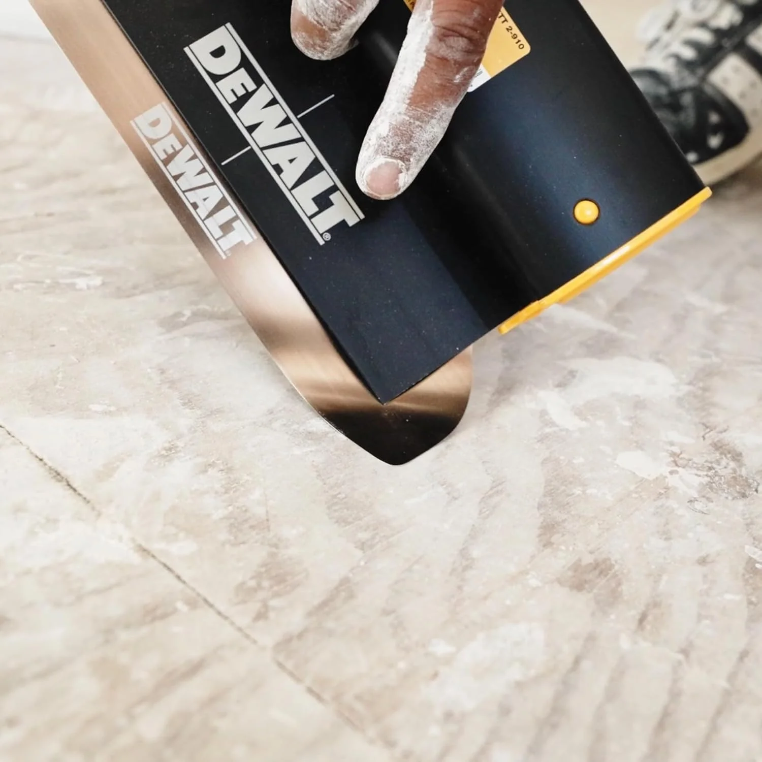 تیغه پرداخت دیوار خشک DEWALT، 25 سانتی متر | درجه حرفه ای | آلومینیوم اکسترود شده و ساختار فولاد ضد زنگ اروپایی | درپوش های انتهایی مقاوم در برابر ضربه | برای دیوار گچی تیغه پرداخت دیوار خشک DEWALT، 25 سانتی متر | درجه حرفه ای | آلومینیوم اکسترود شده و ساختار فولاد ضد زنگ اروپایی | درپوش های انتهایی مقاوم در برابر ضربه | برای دیوار گچی