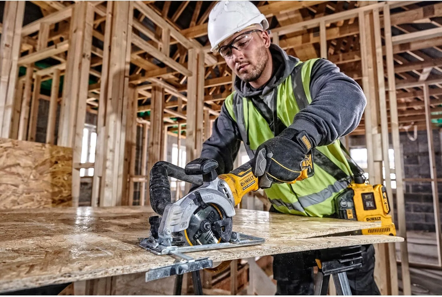 تیغه اره گرد ساختمانی بی سیم DEWALT DT20420-QZ - نجاری 115 میلی متر 24 دندانه تیغه اره گرد ساختمانی بی سیم DEWALT DT20420-QZ - نجاری 115 میلی متر 24 دندانه