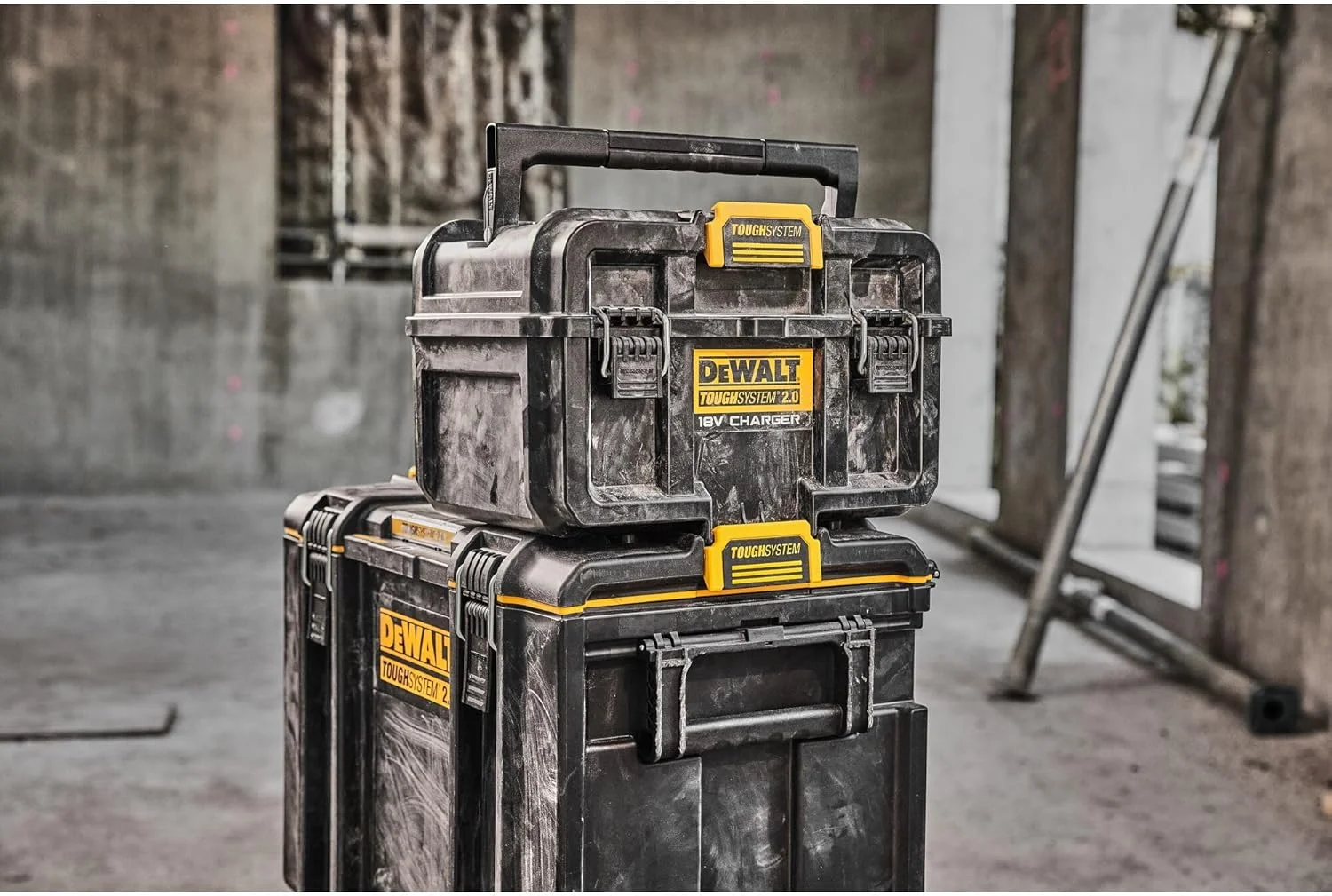 جعبه شارژ باتری Dewalt DWST83471-QW ToughSystem 2.0، 18 ولت و فلکس ولت، شارژ USB، نشانگر شارژ، شارژ همزمان 2 باتری، تحویل بدون باتری جعبه شارژ باتری Dewalt DWST83471-QW ToughSystem 2.0، 18 ولت و فلکس ولت، شارژ USB، نشانگر شارژ، شارژ همزمان 2 باتری، تحویل بدون باتری