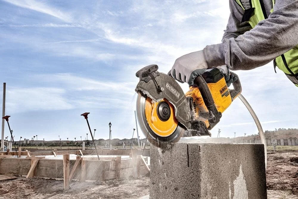 تیغه اره الماسه DEWALT، تیغه بتن و بنایی، سگمنتی، 9 اینچ (DW47924) تیغه اره الماسه DEWALT، تیغه بتن و بنایی، سگمنتی، 9 اینچ (DW47924)