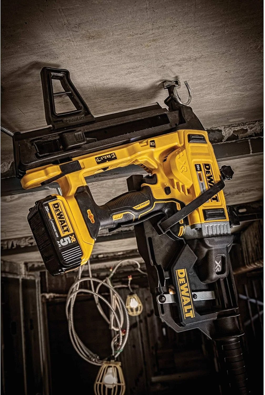 میخ های بتن استاندارد DeWalt Dcn890، 25 میلی متر، 1005 عدد، برند: DeWalt. ساخته شده با آخرین نسل فناوری. طیف گسترده ای از ابزارها با آخرین نسل سیستم ها و راه حل ها. میخ های بتن استاندارد DeWalt Dcn890، 25 میلی متر، 1005 عدد، برند: DeWalt. ساخته شده با آخرین نسل فناوری. طیف گسترده ای از ابزارها با آخرین نسل سیستم ها و راه حل ها.