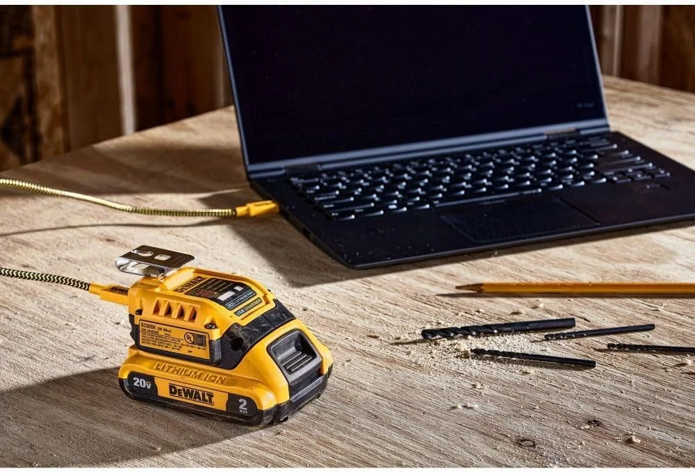 کیت شارژ USB لیتیوم-یونی 20 ولت مکس فلکس ولت Dewalt DCB094K با سیم 100 واتی کیت شارژ USB لیتیوم-یونی 20 ولت مکس فلکس ولت Dewalt DCB094K با سیم 100 واتی