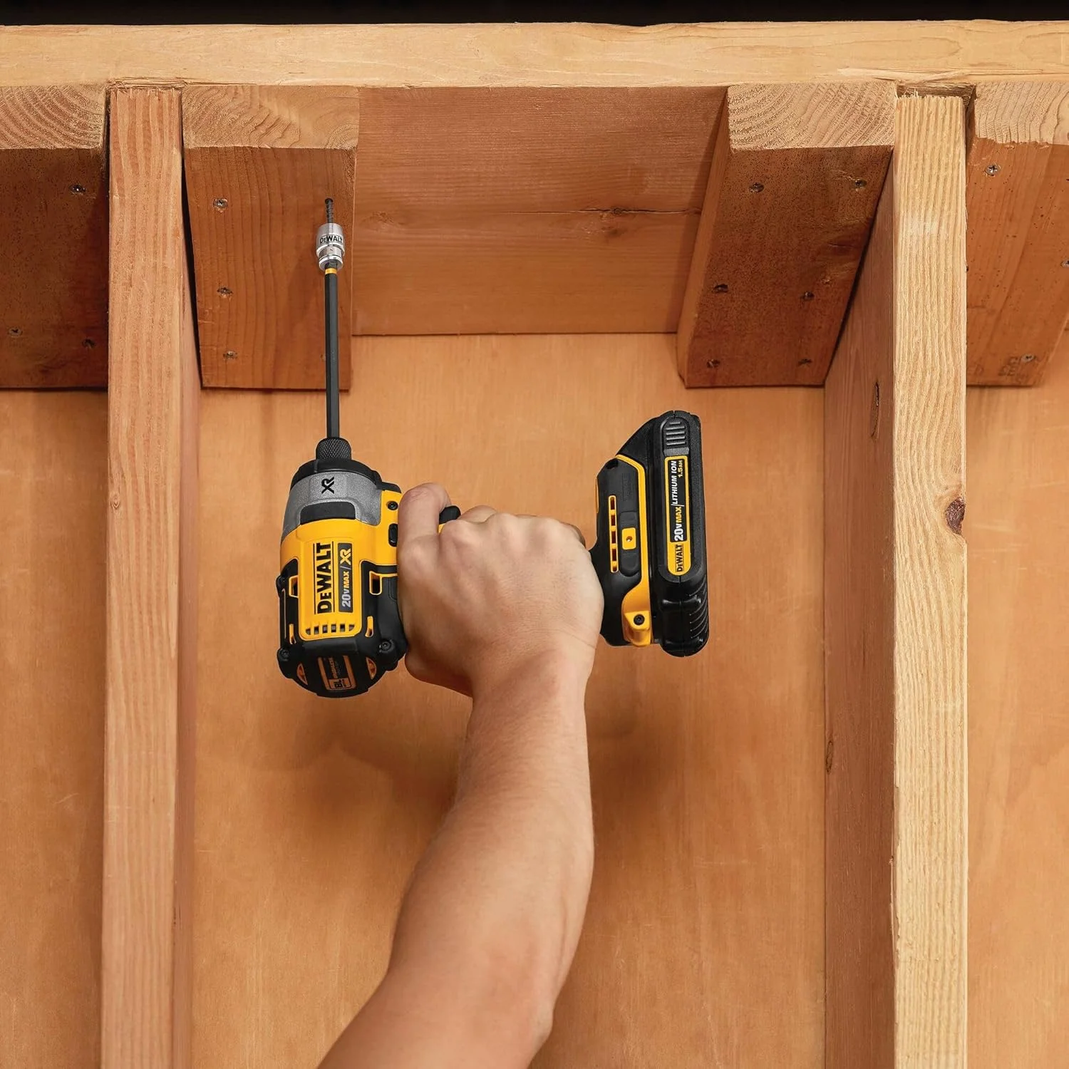 نگهدارنده مگنت دار نوک پیچ گوشتی دیوالت FlexTorq، آماده ضربه، 2 اینچ (DWA2SLVIR)