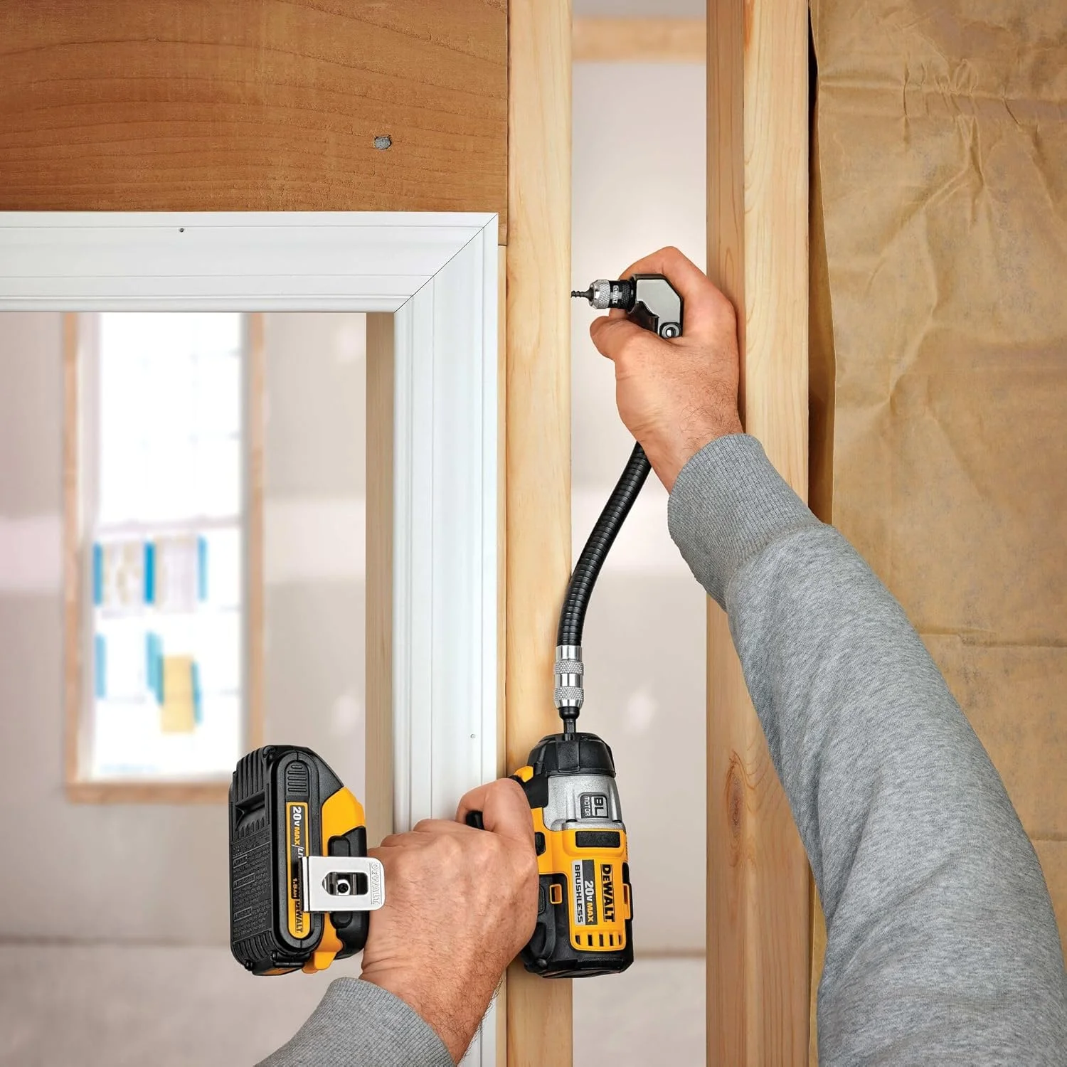 اتصال زاویه راست DEWALT، شفت انعطاف پذیر، اتصال دریل، 12 اینچ (DWARAFS) اتصال زاویه راست DEWALT، شفت انعطاف پذیر، اتصال دریل، 12 اینچ (DWARAFS)