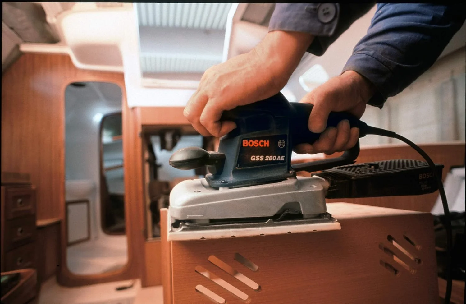 کاغذ سنباده بوش پروفشنال C420 استاندارد برای چوب و رنگ (چوب و رنگ، 230 x 280 میلی متر، زبری P100، لوازم جانبی برای سنباده لرزان)