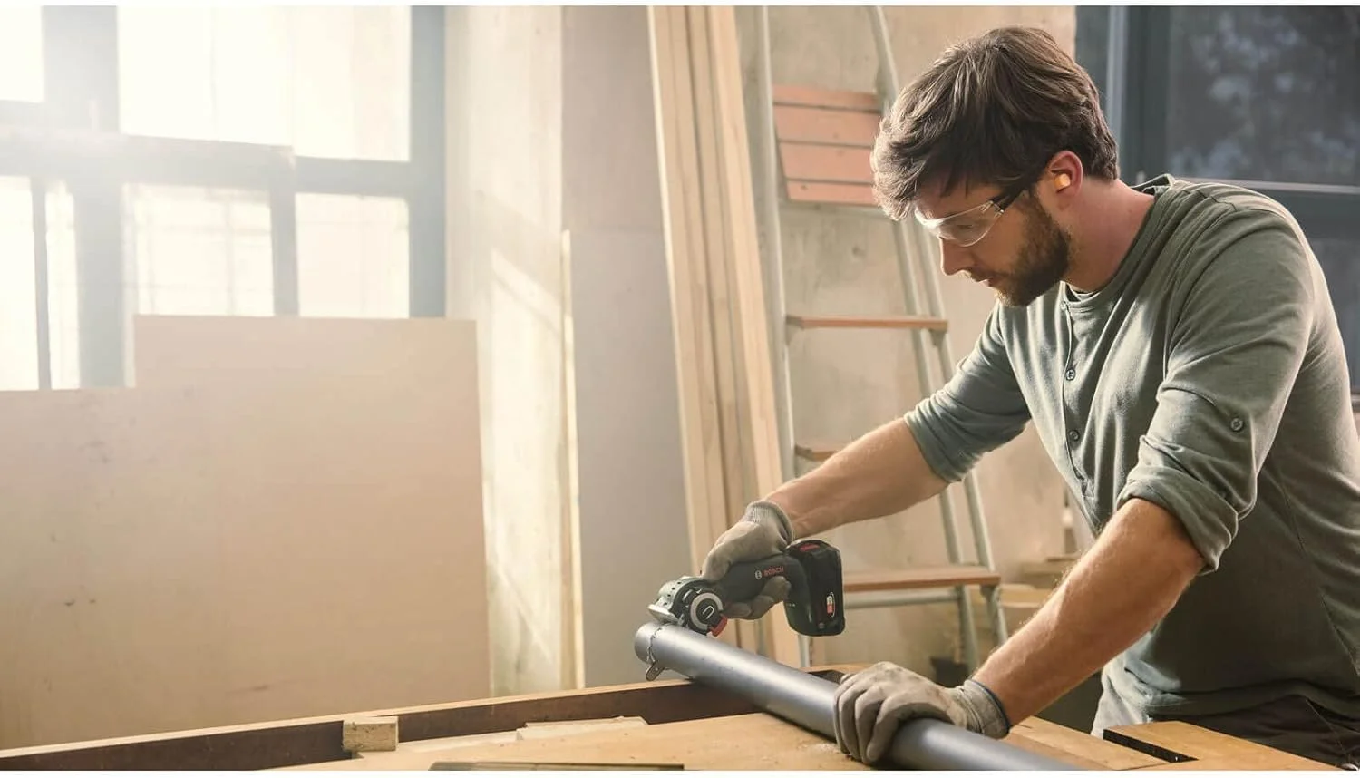 اره نانوبلید چوب سرعت 65 بوش مناسب خانه و باغ اره نانوبلید چوب سرعت 65 بوش مناسب خانه و باغ