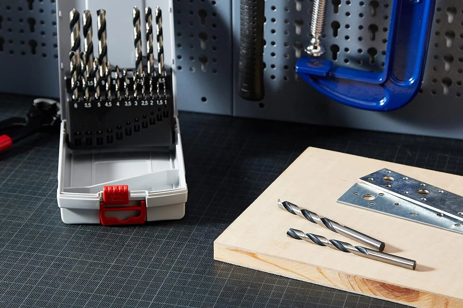 مجموعه مته های پیچشی PointTeQ بوش 19 عددی، نوک خود-مرکز شونده از لغزش جلوگیری می کند و شروع سوراخکاری سریع و آسان را ممکن می سازد | مدل: 2608577351 مجموعه مته های پیچشی PointTeQ بوش 19 عددی، نوک خود-مرکز شونده از لغزش جلوگیری می کند و شروع سوراخکاری سریع و آسان را ممکن می سازد | مدل: 2608577351