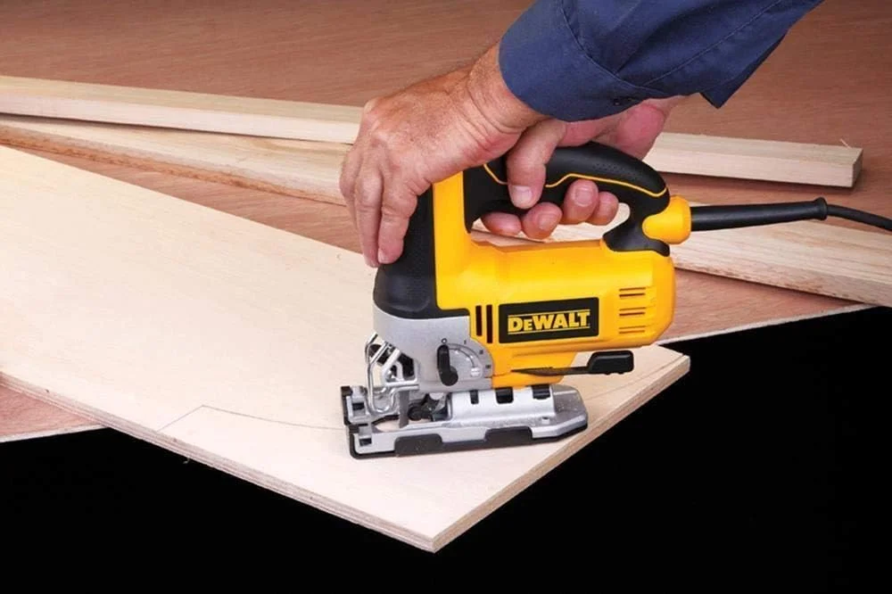 اره عمود بر دِوالت با عملکرد بالا - DW349