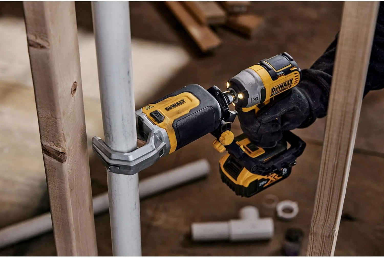 برشگر لوله PVC/PEX دیوالت مدل Impact Ready به همراه براکت نگهدارنده (DWAPVCIR)