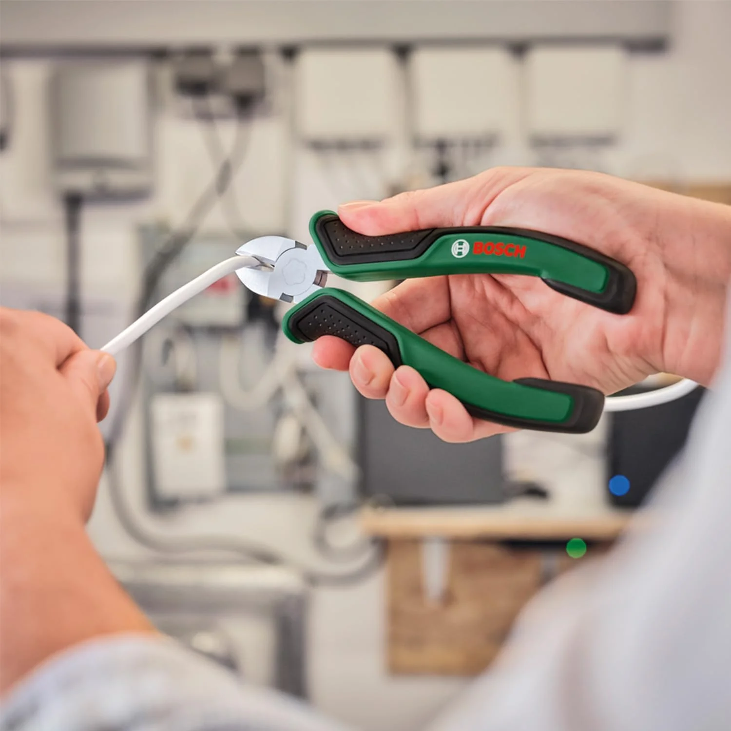 سیم چین مورب بوش 160 میلی متر (تیغه های سخت شده القایی دقیق و پایدار؛ سطح نیکل اندود شده برای افزایش مقاومت در برابر زنگ زدگی؛ طراحی ارگونومیک با دستگیره نرم)