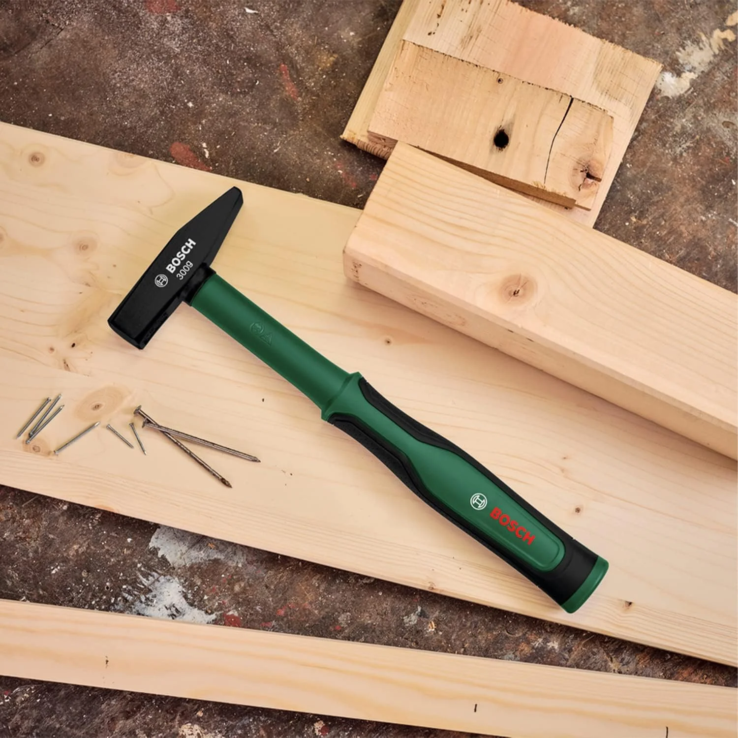 چکش مهندسی 300 گرمی بوش (دسته نرم و راحت با هسته فایبرگلاس؛ فولاد کربنی مستحکم؛ قدرت ضربه صاف؛ لرزش کم)