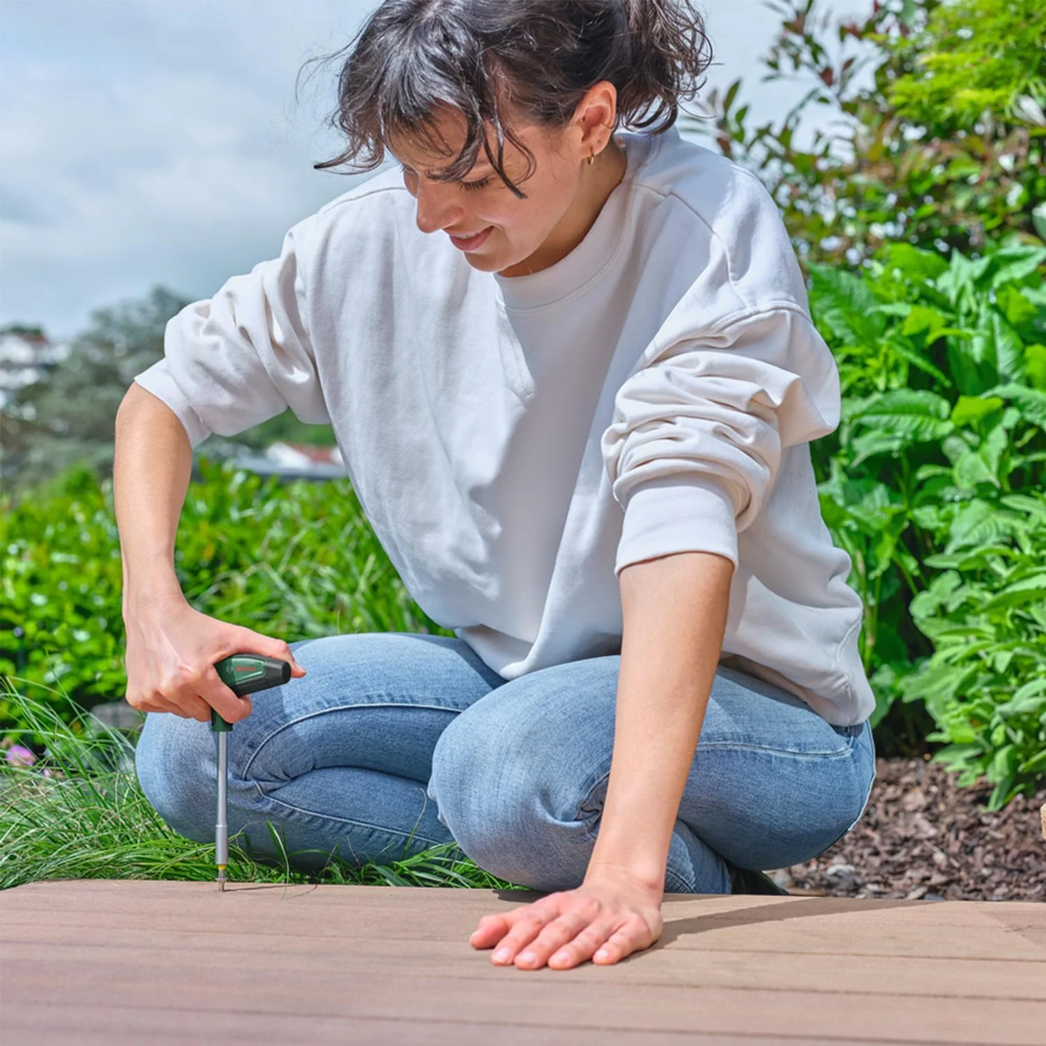پیچ گوشتی بوش با دسته T (گشتاور بالا تا 46 نیوتن متر برای پیچ های قوی؛ طول شفت 100 میلی متر؛ نگهدارنده بیت مغناطیسی؛ دسته T شکل ارگونومیک با روکش نرم)