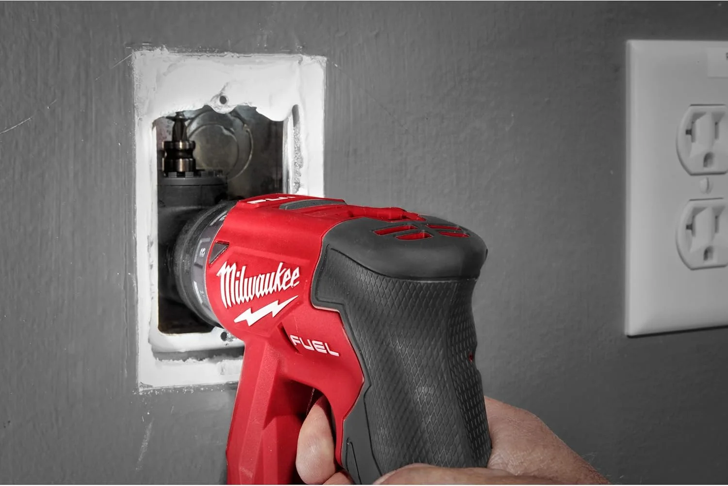 پیچ گوشتی شارژی Milwaukee M12 Fuel FPDXKIT-202X - دارای 2 باتری 2.0 آمپر - 1 شارژر 4933464979