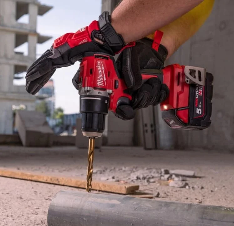 دریل چکشی شارژی براشلس کامپکت میلواکی مدل M18BLPDRC-0 ولتاژ 18 (بدون باتری و شارژر)