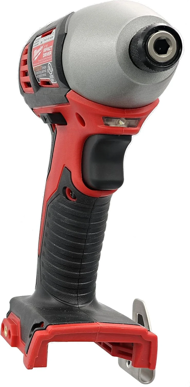 دریل پیچ گوشتی ضربه ای شش گوش 1/4 اینچی لیتیوم یونی Milwaukee 2656-20 M18 18V با 1500 اینچ پوند گشتاور و آرایه نورپردازی LED (باتری شامل نمی شود، فقط ابزار برقی)