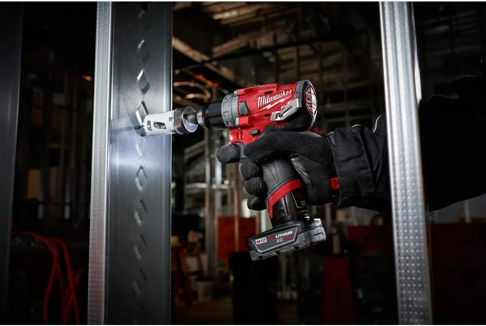 دریل چکشی Milwaukee 2598-22/M12 - 1/2 اینچ به همراه دریل ضربه ای - 1/4 اینچ (2 قطعه)