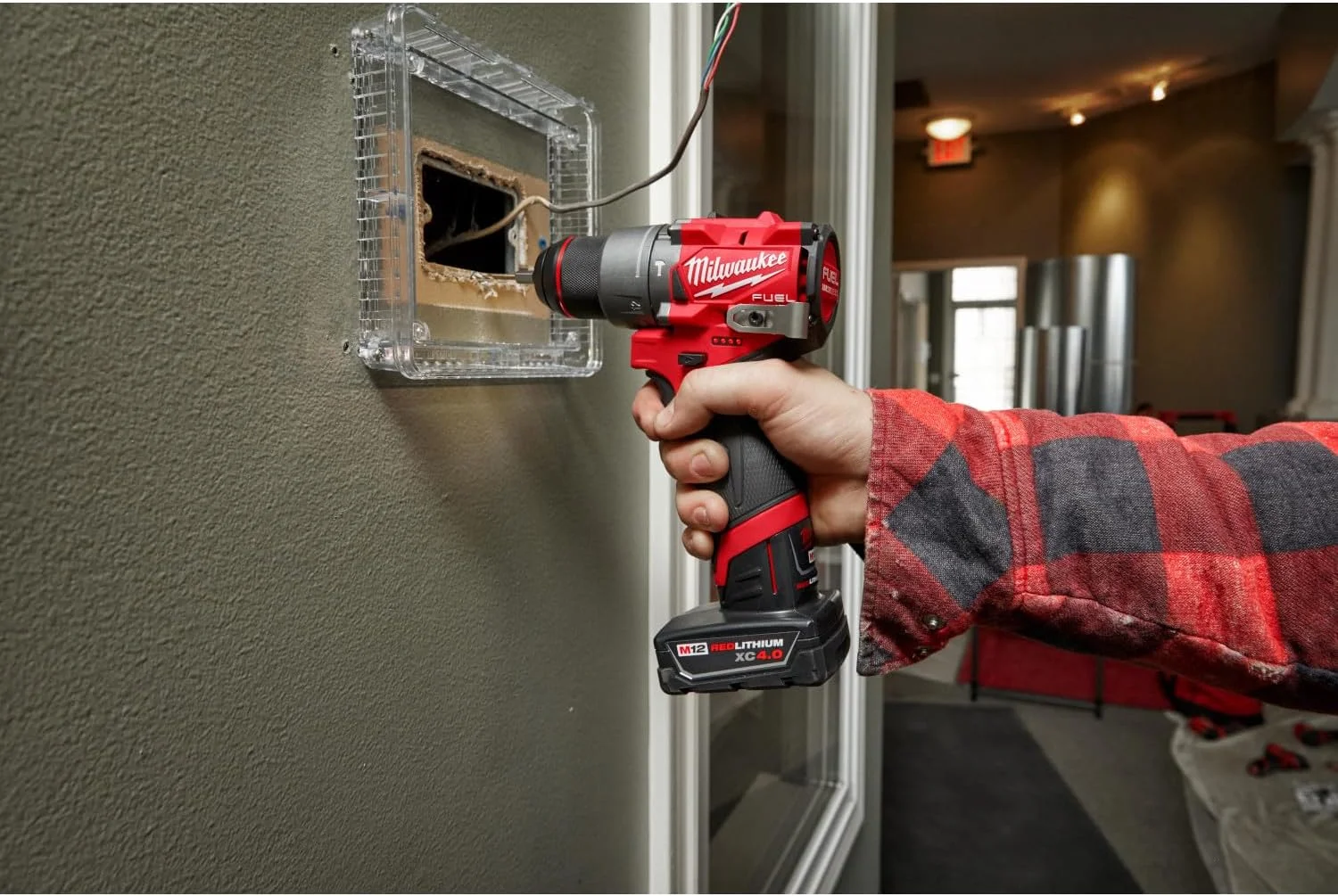 دریل/پیچ گوشتی چکشی 1/2 اینچی شارژی 12 ولت Milwaukee 3404-20 Fuel (فقط ابزار)