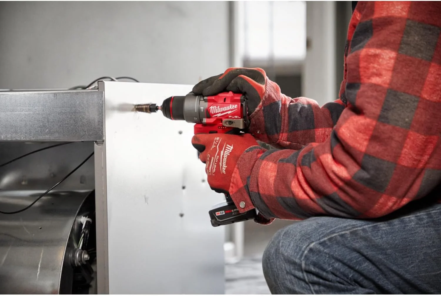 دریل/پیچ گوشتی چکشی 1/2 اینچی شارژی 12 ولت Milwaukee 3404-20 Fuel (فقط ابزار)