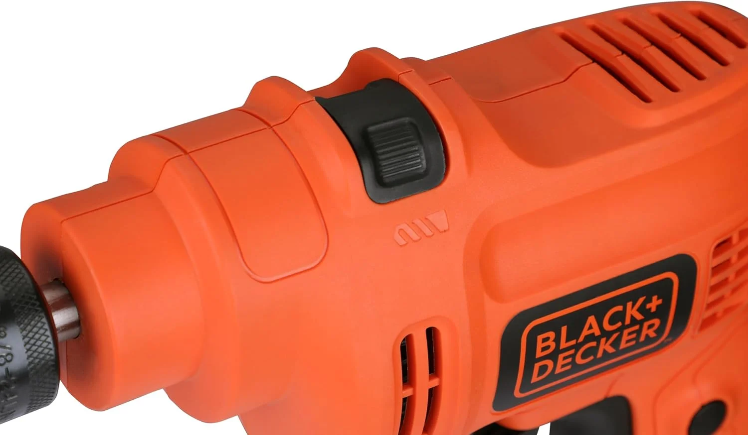دریل چکشی متغیر 550 وات بلک اند دکر مدل KR5010V با سرعت 2800 دور در دقیقه، دریل 10 میلی متری مناسب برای مصارف خانگی و DIY، برای سوراخکاری مصالح ساختمانی، فولاد و چوب، نارنجی