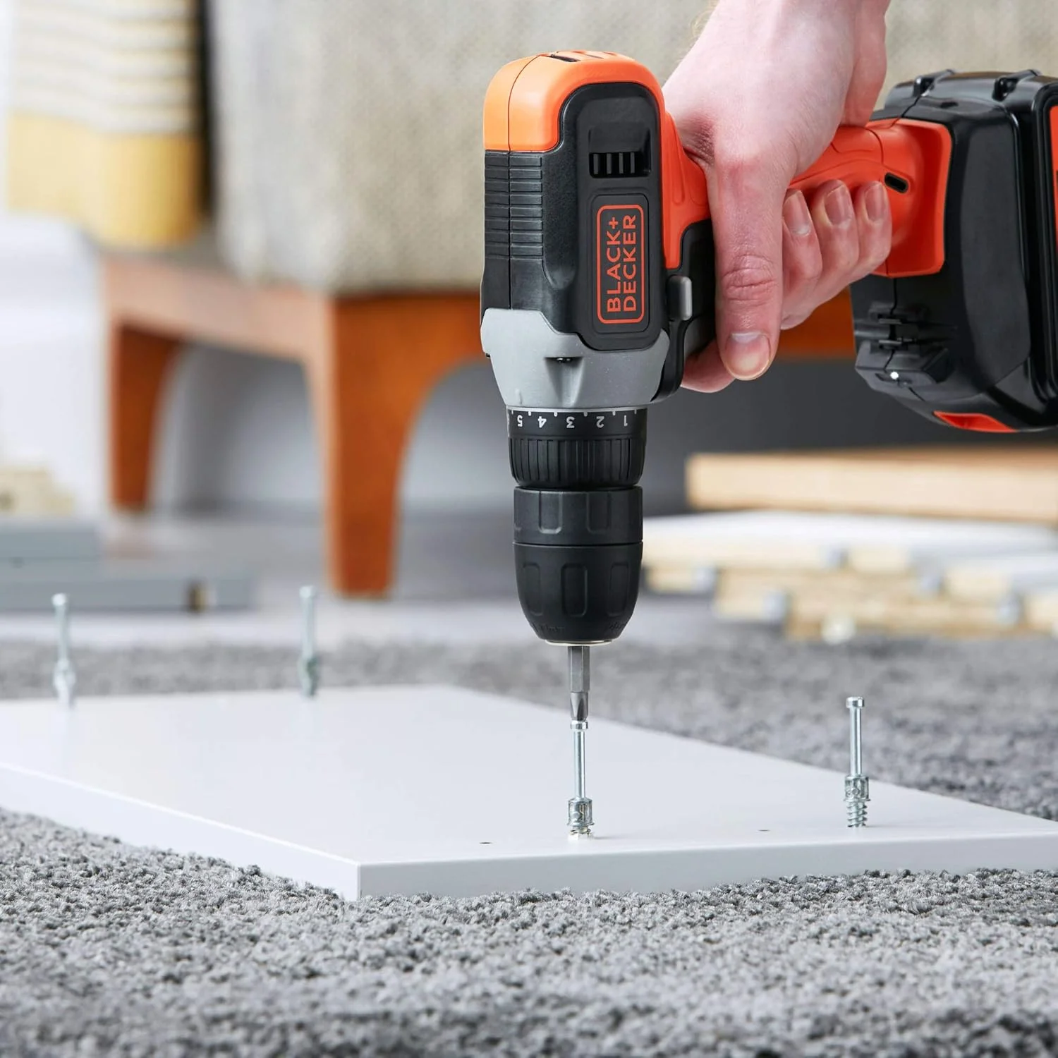 دریل پیچ گوشتی 18 ولت Black & Decker BCD001E2K-QW با 2 باتری 2.5 آمپر ساعت و کیف