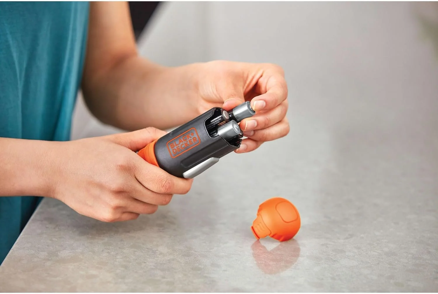 پیچ گوشتی شارژی بلک اند دکر، باتری آلکالاین (BCF601AA) پیچ گوشتی شارژی بلک اند دکر، باتری آلکالاین (BCF601AA)