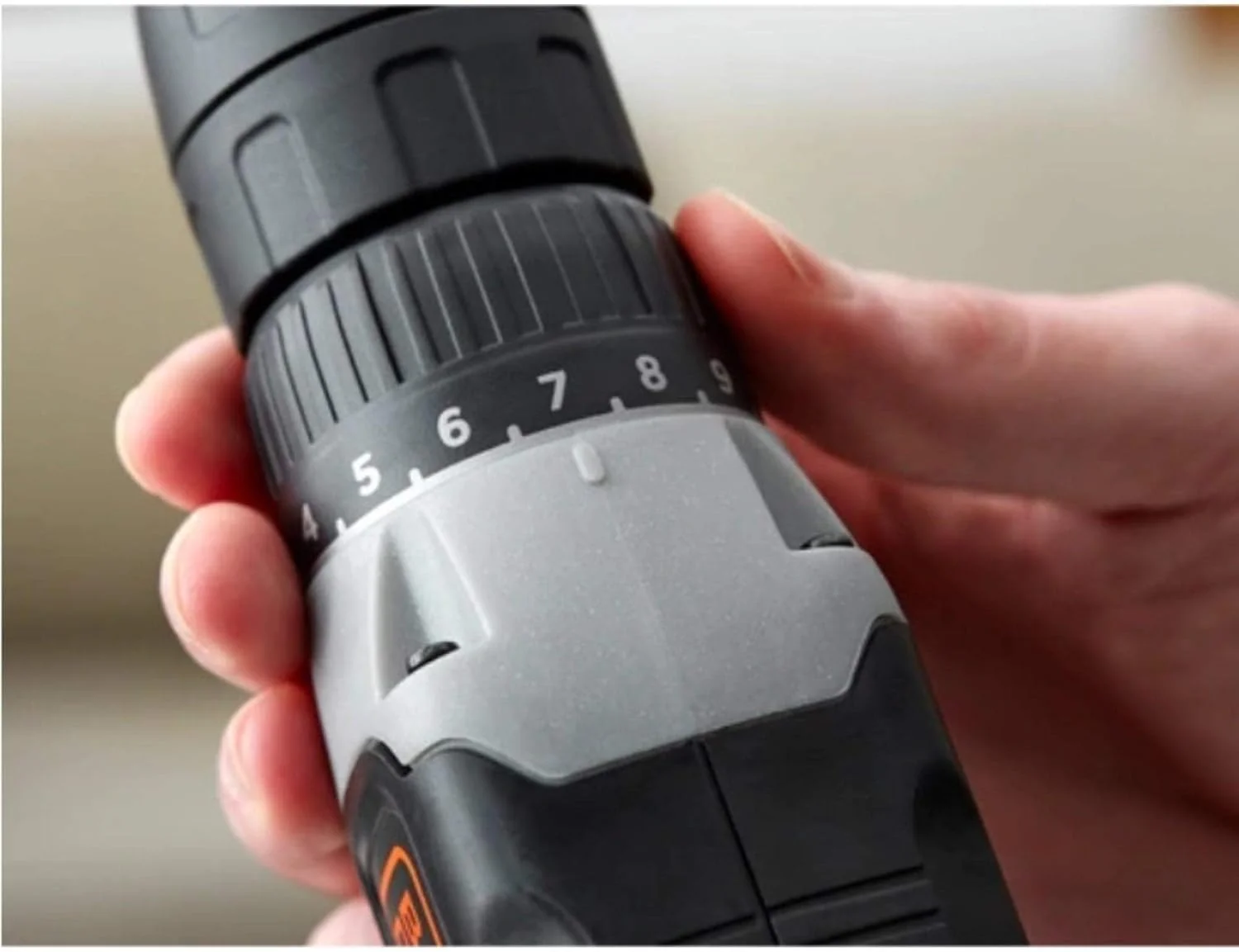 دریل پیچ گوشتی شارژی 18 ولت 1.5 آمپر Black & Decker، مناسب برای سوراخکاری چوب و بستن پیچ، نارنجی/مشکی - BCD001C1-GB