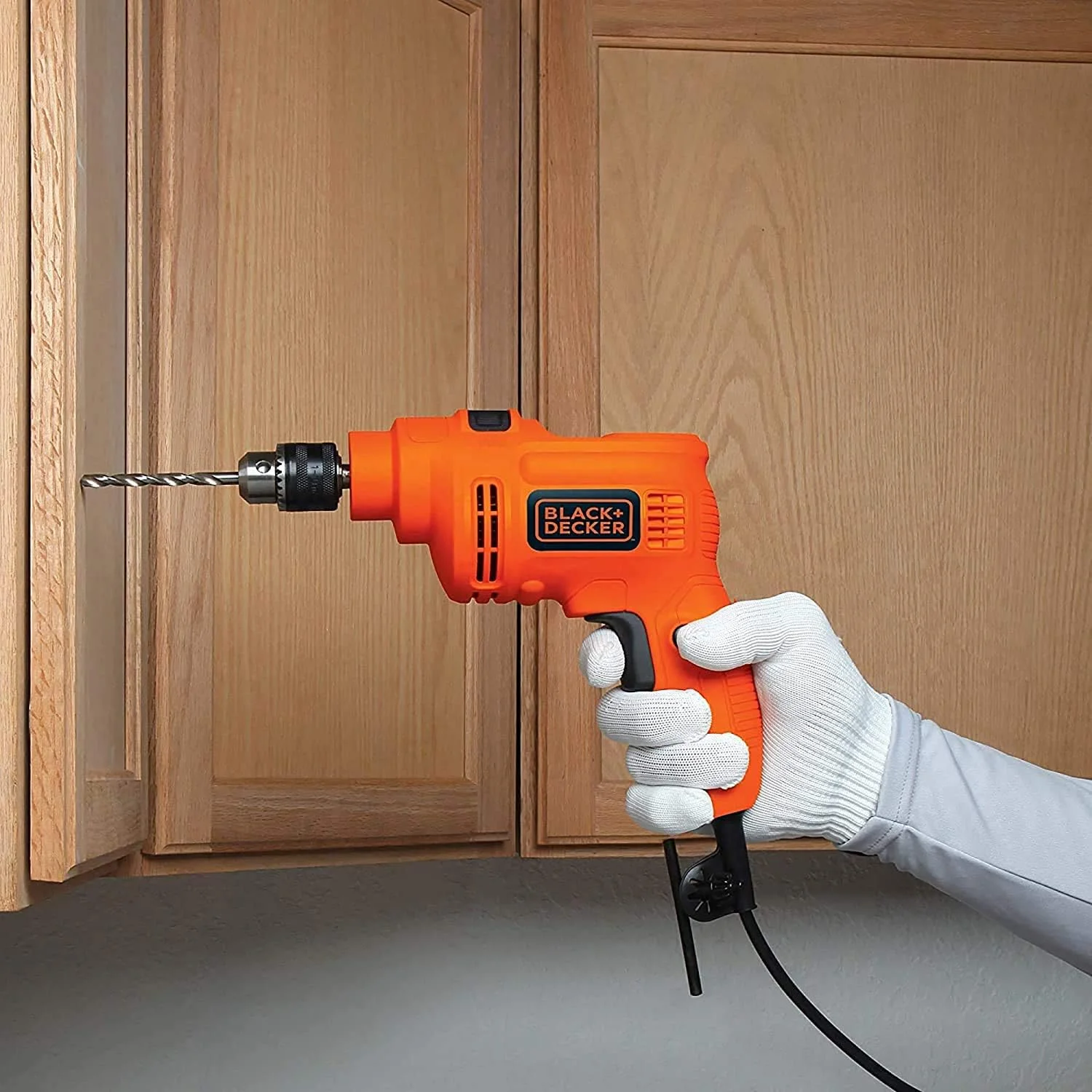 دریل چکشی برقی 550 وات بلک اند دکر با سیم، 10 میلی متر، مناسب برای سوراخکاری فلز، بتن و چوب، نارنجی/مشکی - KR5010-B5