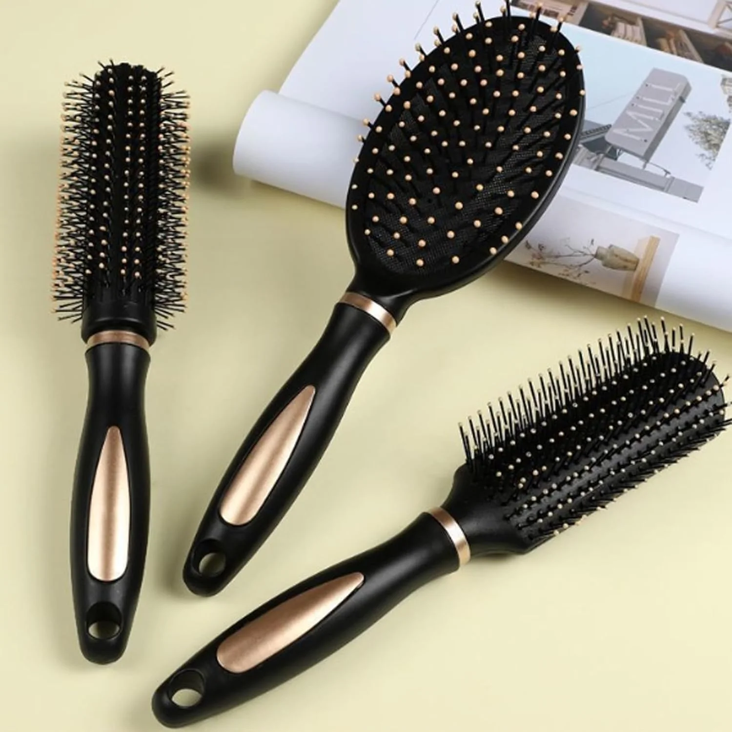 مجموعه برس مو جارکوین، 4 عدد برس مو شامل برس تخت، شانه بیضی ماساژ ضد الکتریسیته ساکن، برس گرد مو، برس مو منفذ دار و برس باز کننده گره مو برای حالت دادن، خشک کردن و فر کردن موی آقایان و بانوان