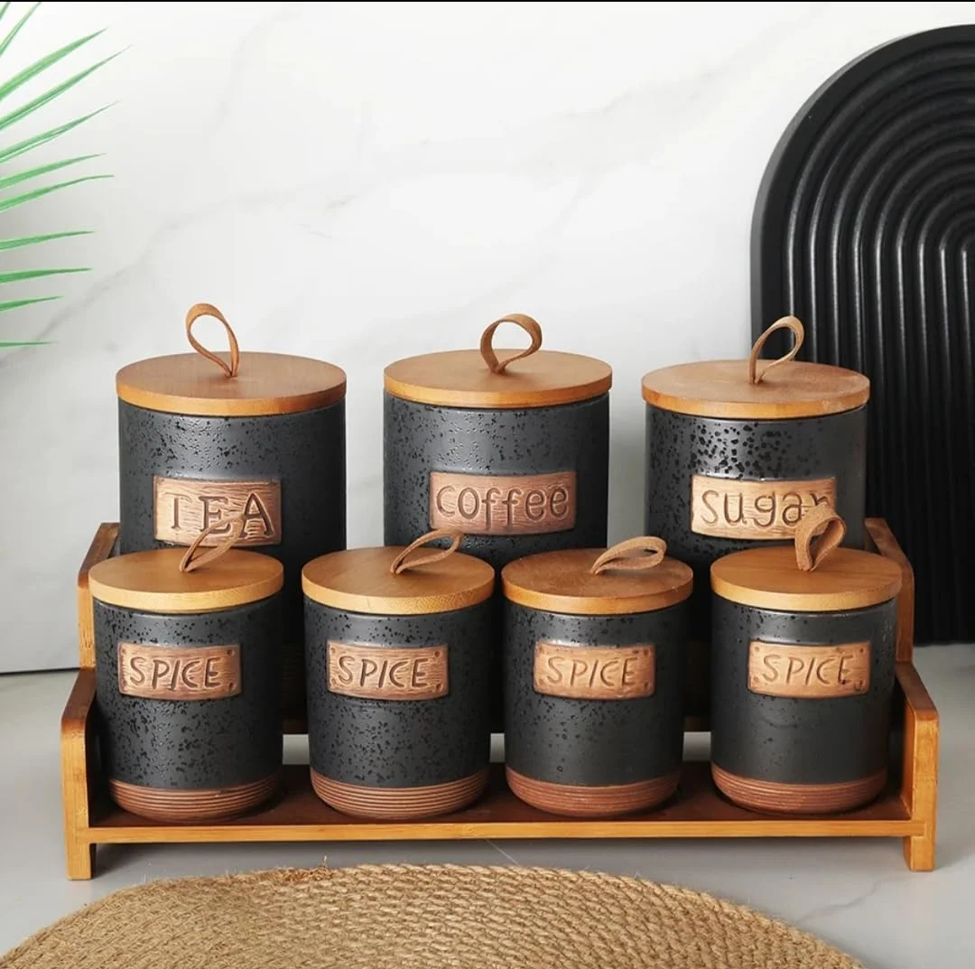 ست 8 تایی ظروف آشپزخانه مدرن - ظروف سرامیکی با درب و پایه چوبی - ظروف دربسته برای چای، شکر، قهوه و ادویه جات (مشکی)