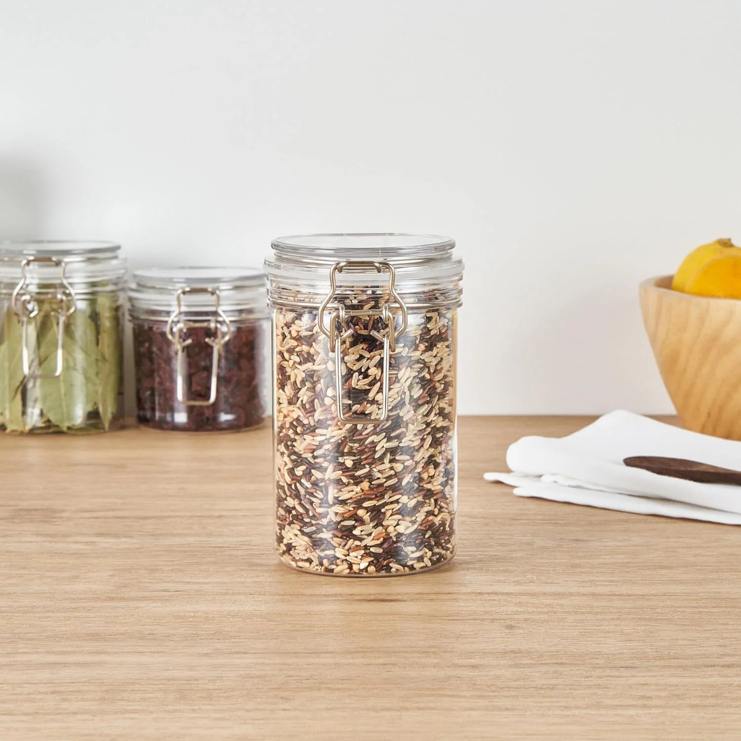 ظروف شیشه ای دهان گشاد 710 میلی لیتری مت لوکس Restaurantware، 2 عدد ظرف نگهداری درب دار با درب های محکم - واشر لاستیکی، دهانه پهن، ظروف گرد پلاستیکی شفاف، بادوام، برای نگهداری مواد غذایی خشک فله ای در آشپزخانه و انبار