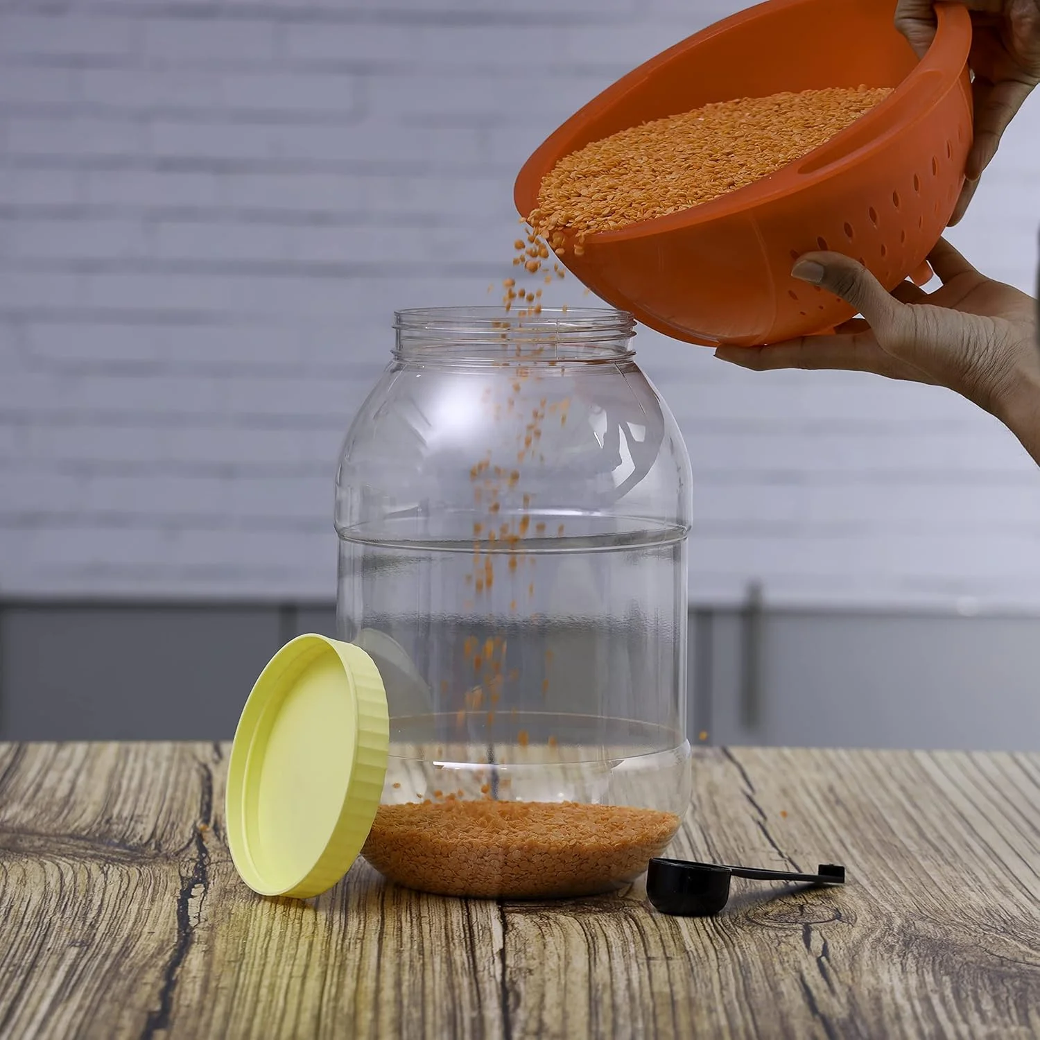 ظرف گرد 5 لیتری رویال فورد با درب، ظرف پلاستیکی - نگهداری آسان برای نگهداری ادویه جات، میوه های خشک، کشمش، شکلات، ایده آل برای آشپزخانه ظرف گرد 5 لیتری رویال فورد با درب، ظرف پلاستیکی - نگهداری آسان برای نگهداری ادویه جات، میوه های خشک، کشمش، شکلات، ایده آل برای آشپزخانه