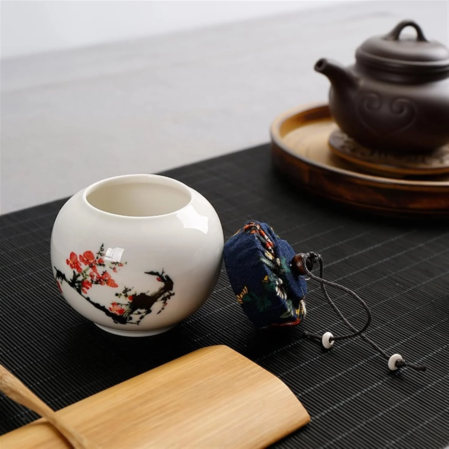 UTOYA Containers for Organizing Pantry Ceramic Sealed Jar Storage Jar Household Storage Box Living Room Coffee Table Decoration Desktop Ornaments