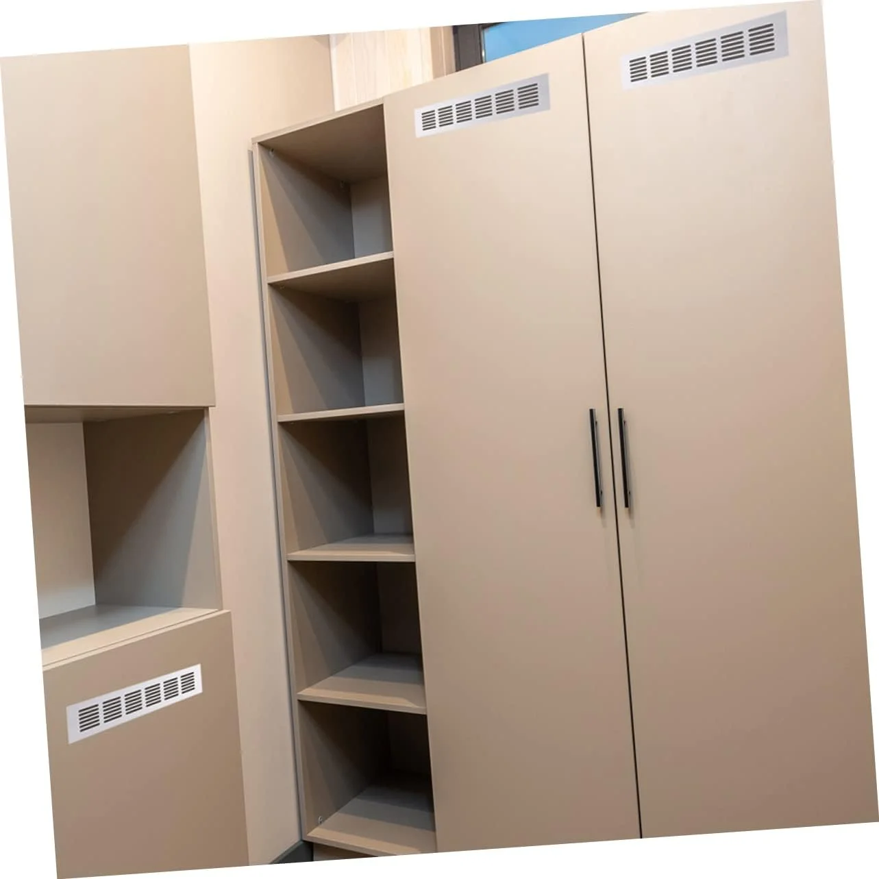 OSALADI 8 عدد دریچه تهویه کابینت، روکش دریچه کمد، توری تهویه هوا، دریچه تهویه مبلمان، دریچه تهویه هوا، دریچه تهویه کابینت آشپزخانه، نقره ای، درب خودرو، پنجره