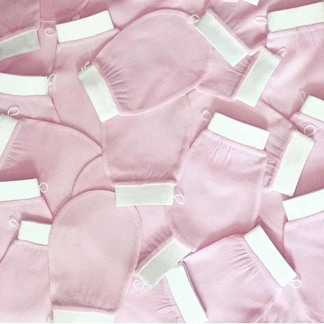 دستکش لایه بردار عمیق کره ای شیوای کلین اند گلو دستکش لایه بردار عمیق کره ای شیوای کلین اند گلو