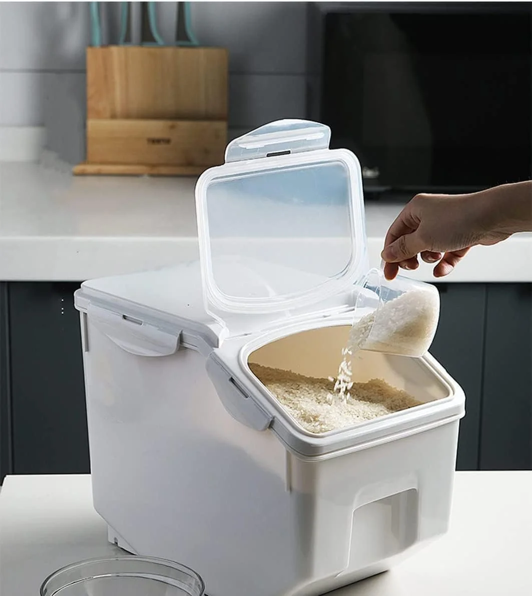 ظرف نگهداری برنج BLOOMING TIME، ظرف نگهداری مواد غذایی درب دار، جعبه بزرگ نگهداری غلات پلاستیکی و بدون BPA، ایده آل برای نگهداری برنج، آرد، مواد غذایی خشک، غذای حیوانات خانگی و موارد دیگر (10 کیلوگرم) ظرف نگهداری برنج BLOOMING TIME، ظرف نگهداری مواد غذایی درب دار، جعبه بزرگ نگهداری غلات پلاستیکی و بدون BPA، ایده آل برای نگهداری برنج، آرد، مواد غذایی خشک، غذای حیوانات خانگی و موارد دیگر (10 کیلوگرم)