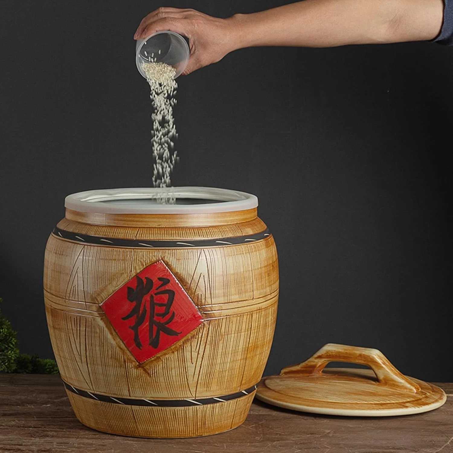 ظرف سرامیکی نگهداری برنج، مخزن غلات، ظروف غذا، کوزه سرامیکی برنج با درب، سطل سرامیکی برنج، سازمان دهنده آشپزخانه و انبار برای برنج، 28.8 * 23.3 سانتی متر ظرف سرامیکی نگهداری برنج، مخزن غلات، ظروف غذا، کوزه سرامیکی برنج با درب، سطل سرامیکی برنج، سازمان دهنده آشپزخانه و انبار برای برنج، 28.8 * 23.3 سانتی متر