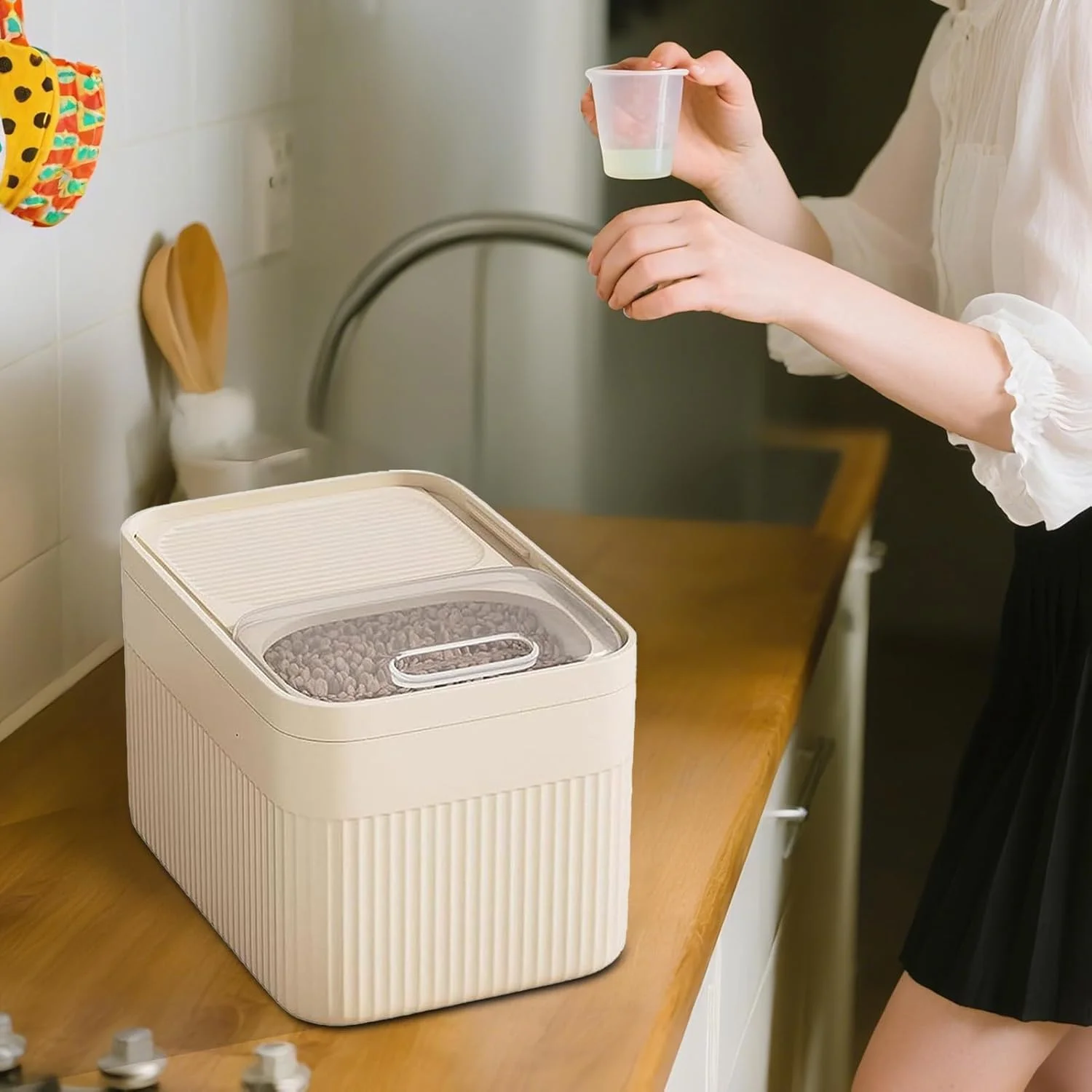 ظرف نگهداری برنج - جعبه سازمان دهنده مواد غذایی ضد گرد و غبار و هوا با پیمانه اندازه گیری | ظروف برنج قابل شستشو در ماشین ظرفشویی برای غلات، غذای حیوانات خانگی، آرد، تنقلات و دانه ها ظرف نگهداری برنج - جعبه سازمان دهنده مواد غذایی ضد گرد و غبار و هوا با پیمانه اندازه گیری | ظروف برنج قابل شستشو در ماشین ظرفشویی برای غلات، غذای حیوانات خانگی، آرد، تنقلات و دانه ها